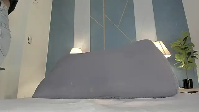 Swt skinny  online show from November 29, 2025, 12:41 pm