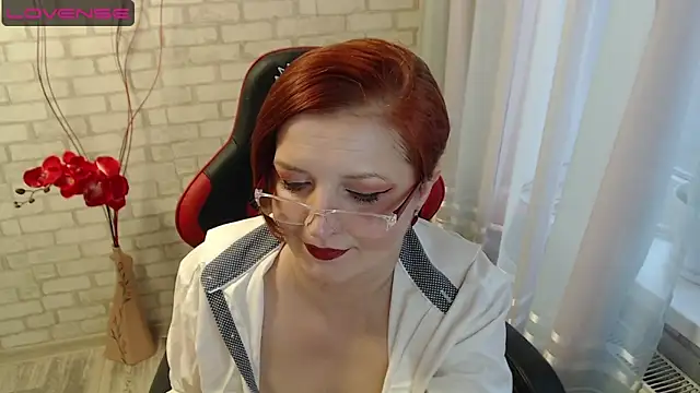 Snapshot of vikualex69 chatting on November 8, 2025, 10:15 am vikualex69 online show from November 8, 2025, 10:15 am