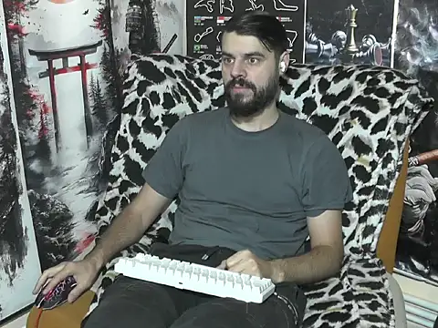 Snapshot of 00george chatting on December 5, 2025, 4:43 am 00george online show from December 5, 2025, 4:43 am