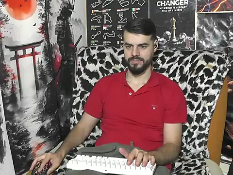 Snapshot of 00george chatting on December 14, 2025, 12:43 pm 00george online show from December 14, 2025, 12:43 pm