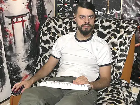 Snapshot of 00george chatting on December 15, 2025, 7:56 am 00george online show from December 15, 2025, 7:56 am