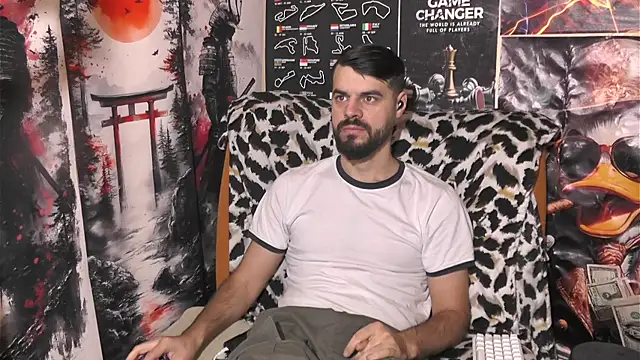 Snapshot of 00george chatting on December 18, 2025, 1:28 pm 00george online show from December 18, 2025, 1:28 pm