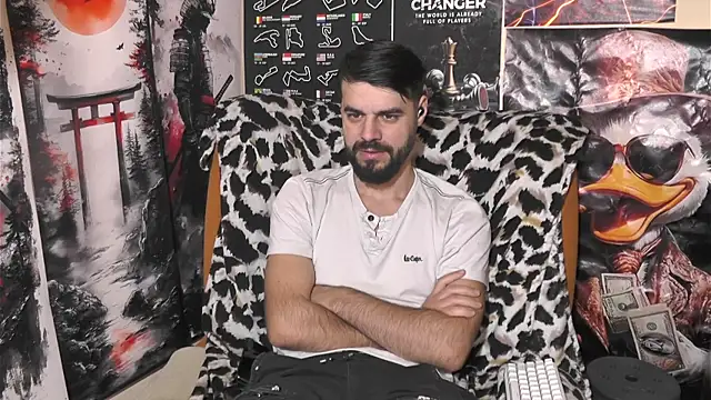 Snapshot of 00george chatting on December 22, 2025, 1:02 am 00george online show from December 22, 2025, 1:02 am