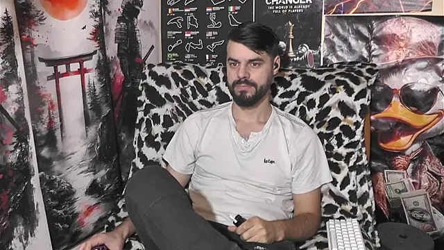 Snapshot of 00george chatting on December 22, 2025, 8:17 pm 00george online show from December 22, 2025, 8:17 pm