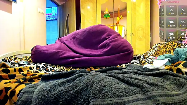 DomPanther69 online show from February 3, 2025, 9:52 am