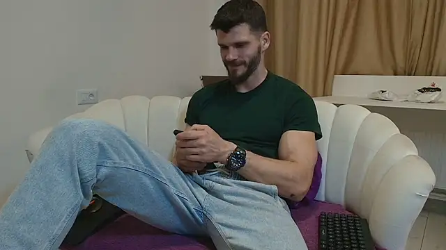 Snapshot of MauroTwin chatting on April 23, 2026, 5:15 pm MauroTwin online show from April 23, 2026, 5:15 pm