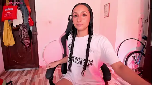 adrena 10 online show from April 18, 2026, 2:32 pm