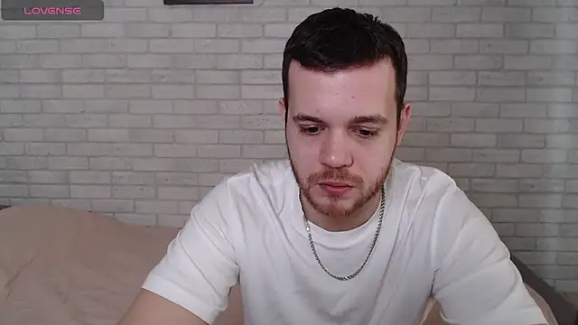 Snapshot of Alexxx_horny chatting on April 22, 2026, 7:00 am Alexxx horny online show from April 22, 2026, 7:00 am