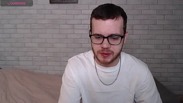 Snapshot of Alexxx_horny chatting on April 26, 2026, 8:12 am Alexxx horny online show from April 26, 2026, 8:12 am