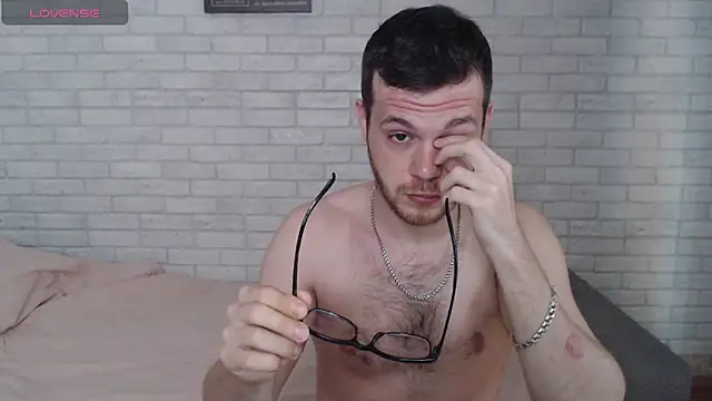 Alexxx horny online show from July 16, 2026, 7:03 am