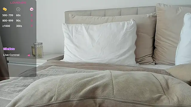 Snapshot of VickyStonee chatting on November 20, 2025, 10:37 am VickyStonee online show from November 20, 2025, 10:37 am