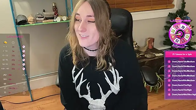 luluvaladon online show from January 13, 2025, 1:56 am