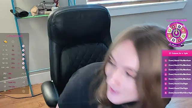 luluvaladon online show from February 22, 2025, 8:53 pm