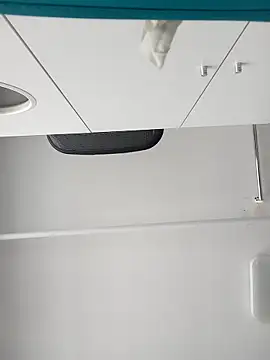 Snapshot of NiceHunter89 chatting on October 29, 2025, 9:44 am NiceHunter89 online show from October 29, 2025, 9:44 am