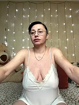 Snapshot of Amberhotqueen chatting on January 19, 2026, 8:40 am Amberhotqueen online show from January 19, 2026, 8:40 am