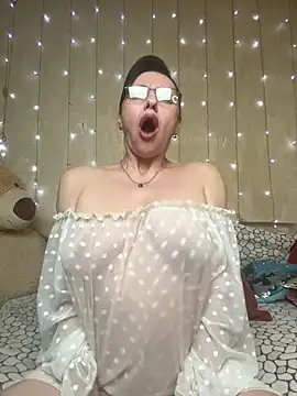 Snapshot of Amberhotqueen chatting on February 19, 2026, 3:19 pm Amberhotqueen online show from February 19, 2026, 3:19 pm