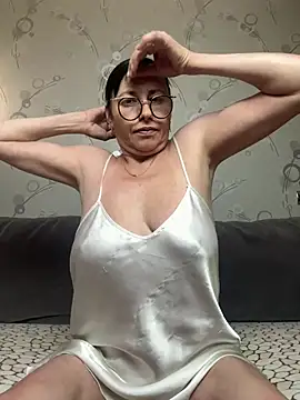 Amberhotqueen online show from July 21, 2026, 8:05 am