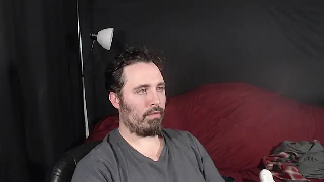 Metalstud online show from December 12, 2024, 5:31 am