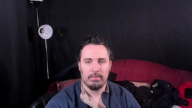 Metalstud online show from December 19, 2025, 2:40 am