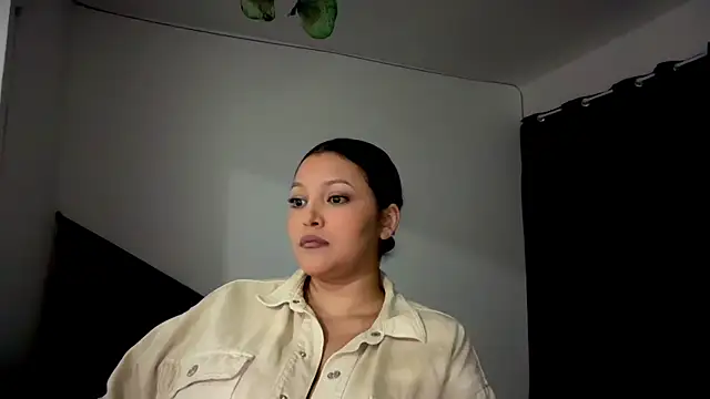 Snapshot of MarcellaGriffin chatting on October 25, 2025, 11:32 pm MarcellaGriffin online show from October 25, 2025, 11:32 pm