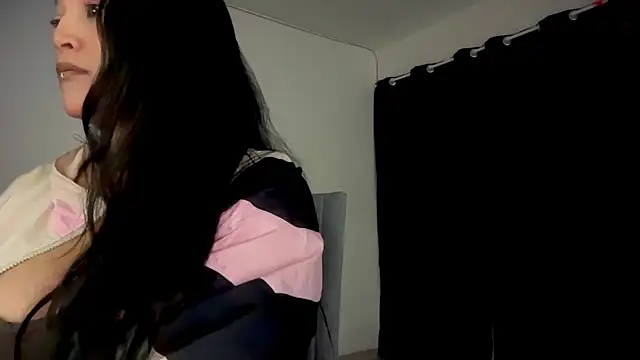 Snapshot of MarcellaGriffin chatting on November 12, 2025, 11:58 pm MarcellaGriffin online show from November 12, 2025, 11:58 pm