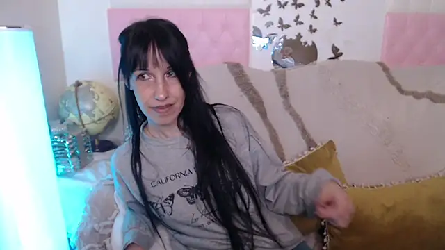 Snapshot of -carla- chatting on May 4, 2026, 3:08 pm -carla- online show from May 4, 2026, 3:08 pm