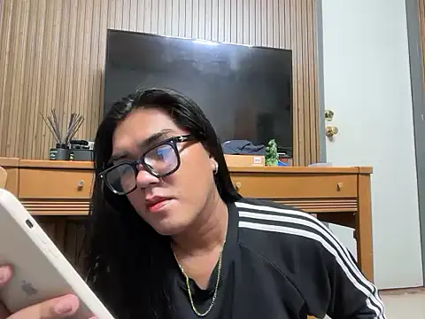 Cerafica143 online show from October 20, 2025, 5:02 pm