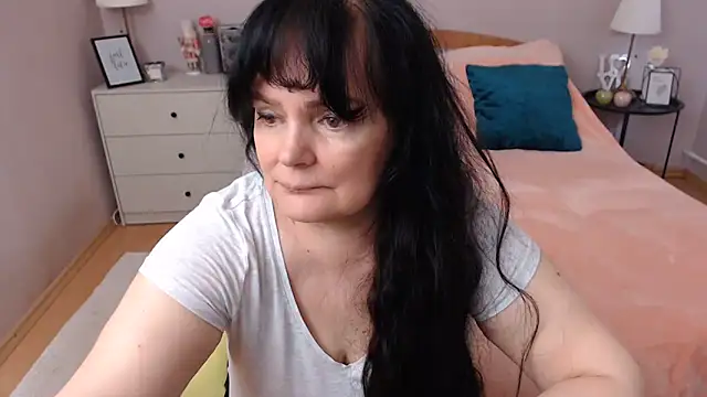 Snapshot of LeveMe2Nightt chatting on June 4, 2026, 12:11 pm LeveMe2Nightt online show from June 4, 2026, 12:11 pm