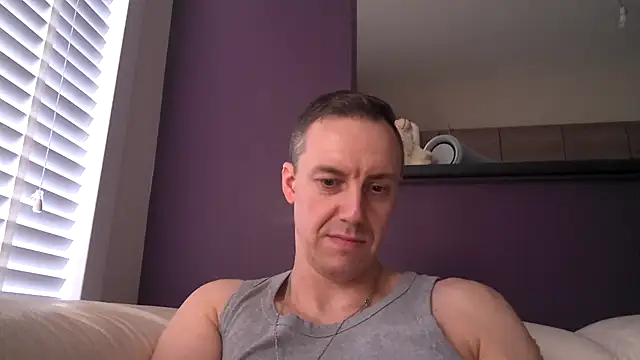 Snapshot of ploki2180 chatting on February 23, 2025, 4:02 pm ploki2180 online show from February 23, 2025, 4:02 pm