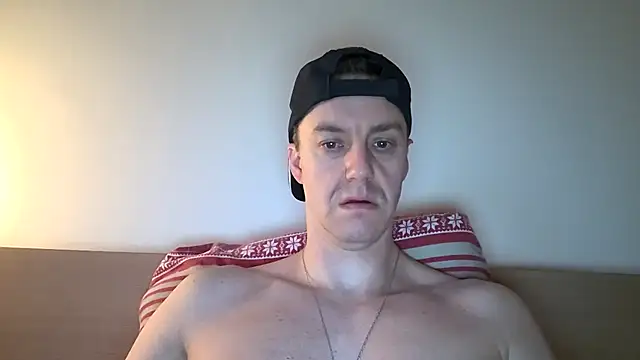 Snapshot of ploki2180 chatting on March 9, 2025, 6:28 am ploki2180 online show from March 9, 2025, 6:28 am