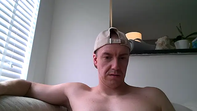 Snapshot of ploki2180 chatting on October 5, 2025, 1:09 pm ploki2180 online show from October 5, 2025, 1:09 pm