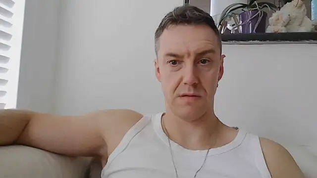 Snapshot of ploki2180 chatting on March 29, 2026, 10:26 am ploki2180 online show from March 29, 2026, 10:26 am