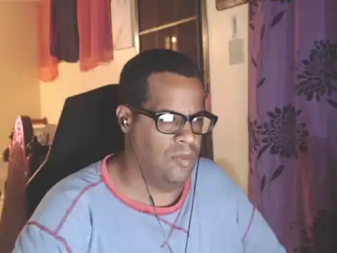 thesugar32 online show from October 24, 2025, 1:57 am