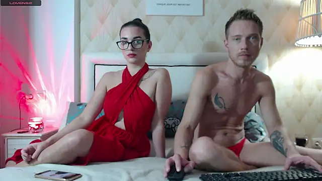 Snapshot of JessicaSteve chatting on October 15, 2025, 9:15 pm JessicaSteve online show from October 15, 2025, 9:15 pm