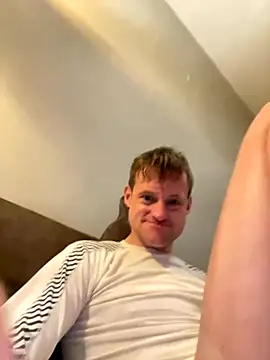 londonfuckwhore online show from October 27, 2025, 4:05 am