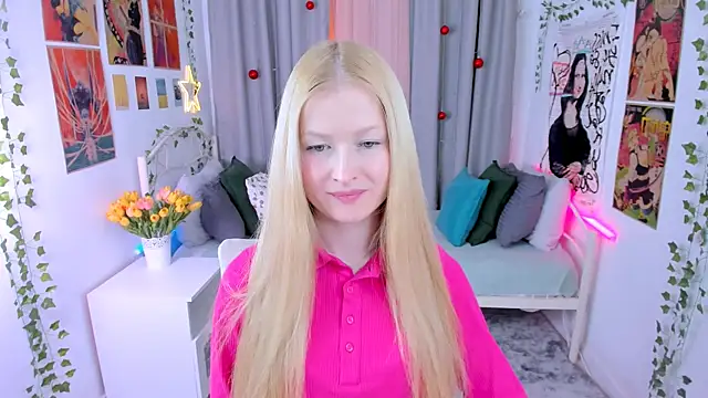 Snapshot of Laly_Peach chatting on December 13, 2024, 11:23 am Laly Peach online show from December 13, 2024, 11:23 am