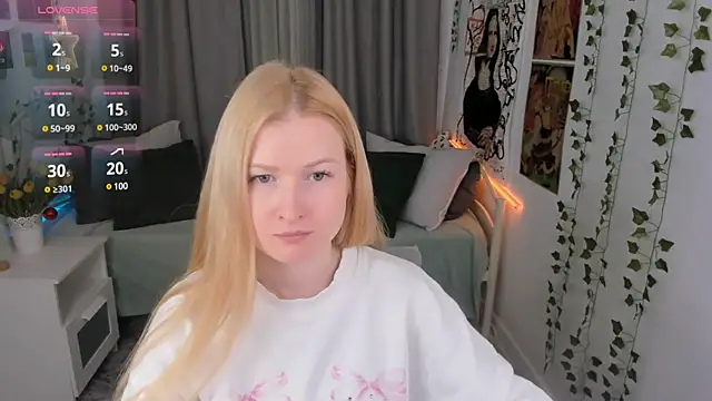 Snapshot of Laly_Peach chatting on January 10, 2025, 4:20 pm Laly Peach online show from January 10, 2025, 4:20 pm