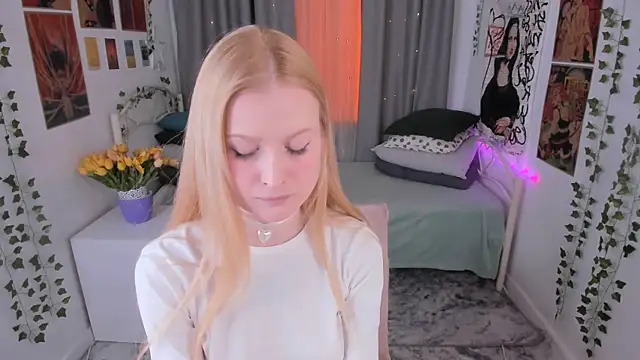 Snapshot of Laly_Peach chatting on February 23, 2025, 4:13 pm Laly Peach online show from February 23, 2025, 4:13 pm