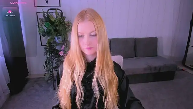 Snapshot of Laly_Peach chatting on March 7, 2025, 5:06 pm Laly Peach online show from March 7, 2025, 5:06 pm