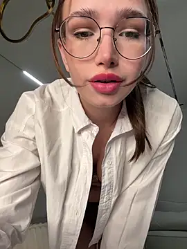 Snapshot of stefannichka chatting on November 17, 2025, 8:36 pm stefannichka online show from November 17, 2025, 8:36 pm