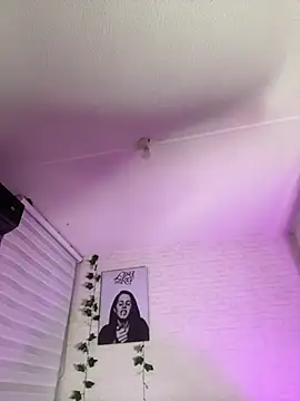 Niky Love online show from March 24, 2026, 4:39 am