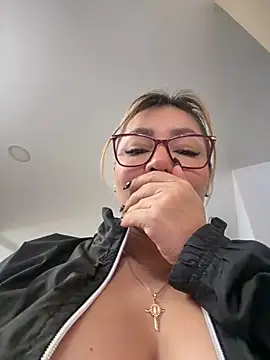 DIANITA 1988 online show from April 22, 2026, 2:40 pm