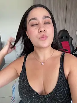 Snapshot of Nina_lovi chatting on June 17, 2026, 9:49 pm Nina lovi online show from June 17, 2026, 9:49 pm