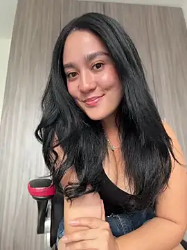 Snapshot of Nina_lovi chatting on July 9, 2026, 8:35 pm Nina lovi online show from July 9, 2026, 8:35 pm