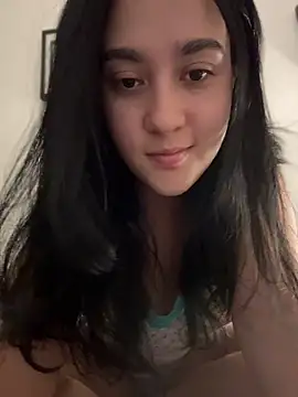Snapshot of Nina_lovi chatting on July 23, 2026, 4:10 am Nina lovi online show from July 23, 2026, 4:10 am