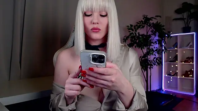 Queensy Sins online show from March 27, 2026, 3:45 pm