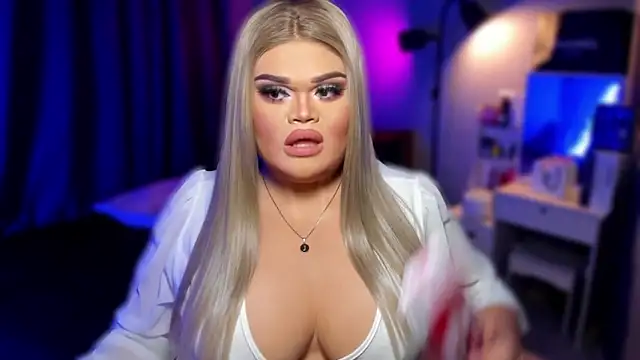 KarolinaThompson online show from January 19, 2025, 6:43 pm