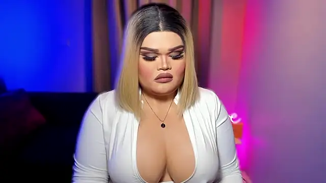 KarolinaThompson online show from March 5, 2025, 9:05 am