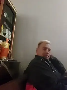 gayphotograper online show from October 28, 2025, 8:11 pm