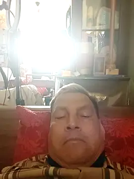 gayphotograper online show from November 6, 2025, 2:51 pm